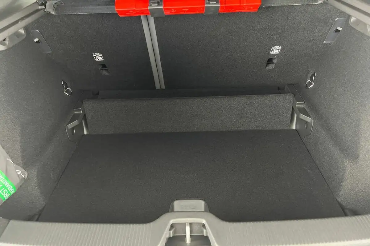 2024-volvo-ex30-e-single-motor-plus-extended-range-big-7