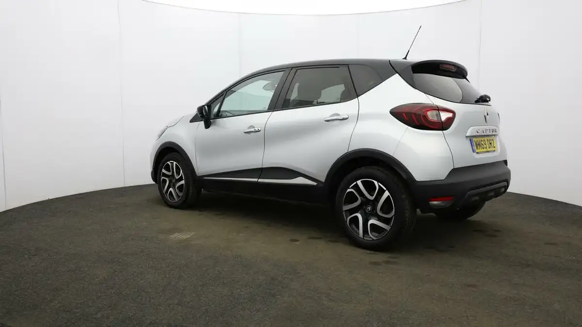 2020-renault-captur-09-tce-iconic-big-4