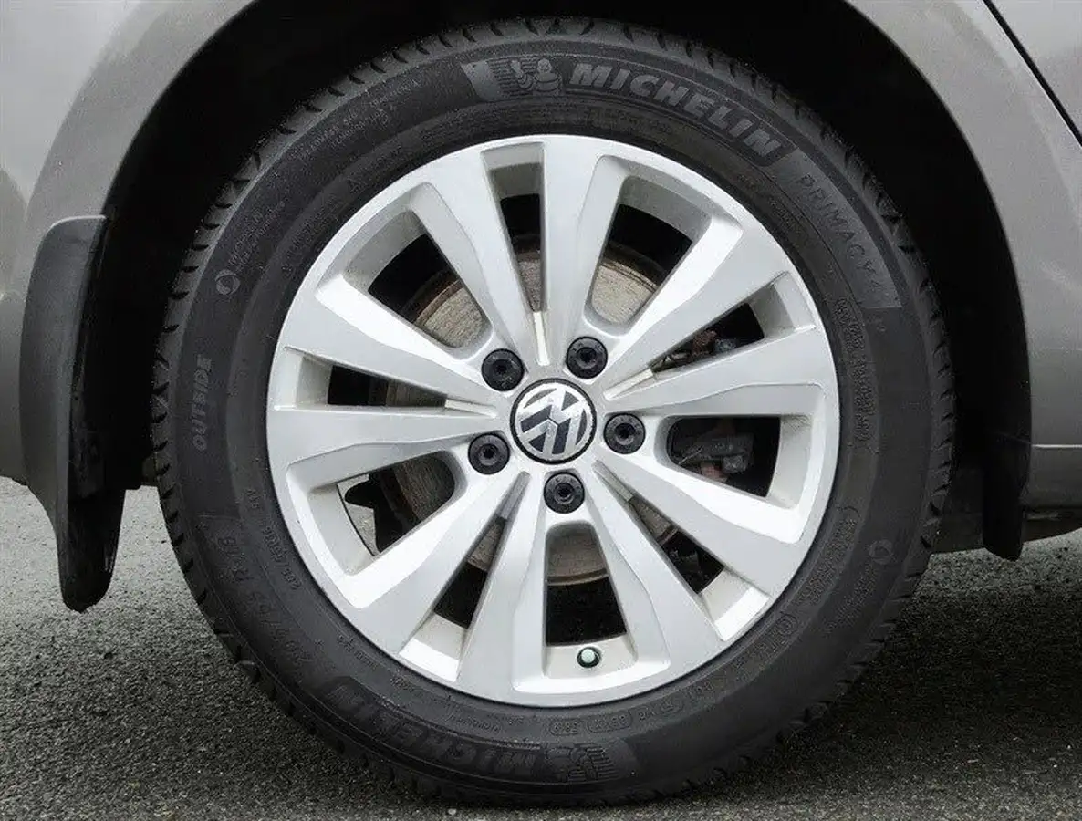 2013-volkswagen-golf-14-se-ss-hatchback-5d-1395cc-dsg-big-7