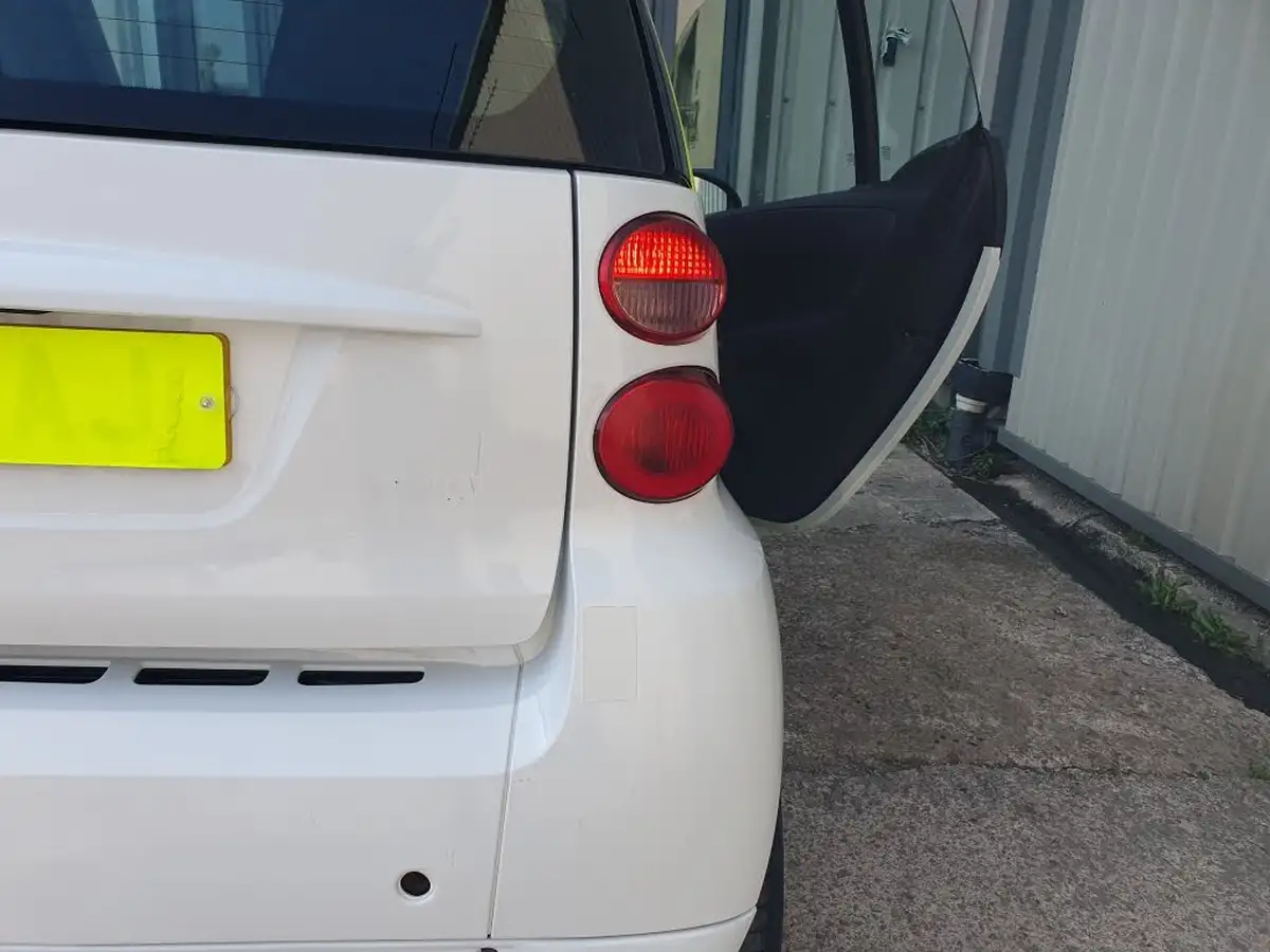 2011-smart-fortwo-10-pulse-71bhp-coupe-softouch-big-11