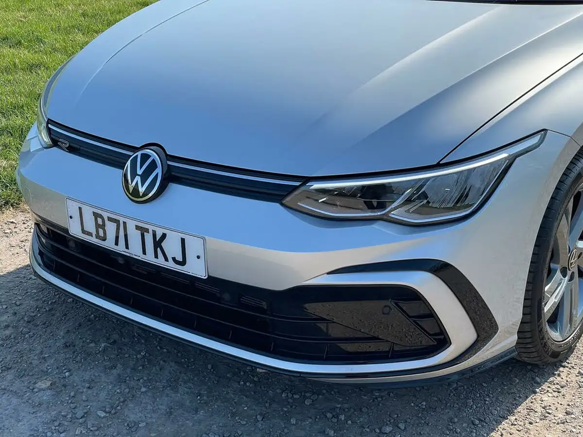 2021-volkswagen-golf-big-9