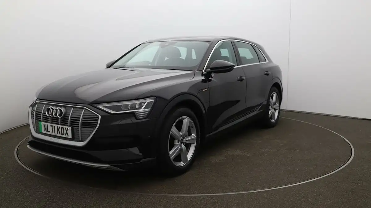 2021-audi-e-tron-50e-technik-station-wagon-big-30