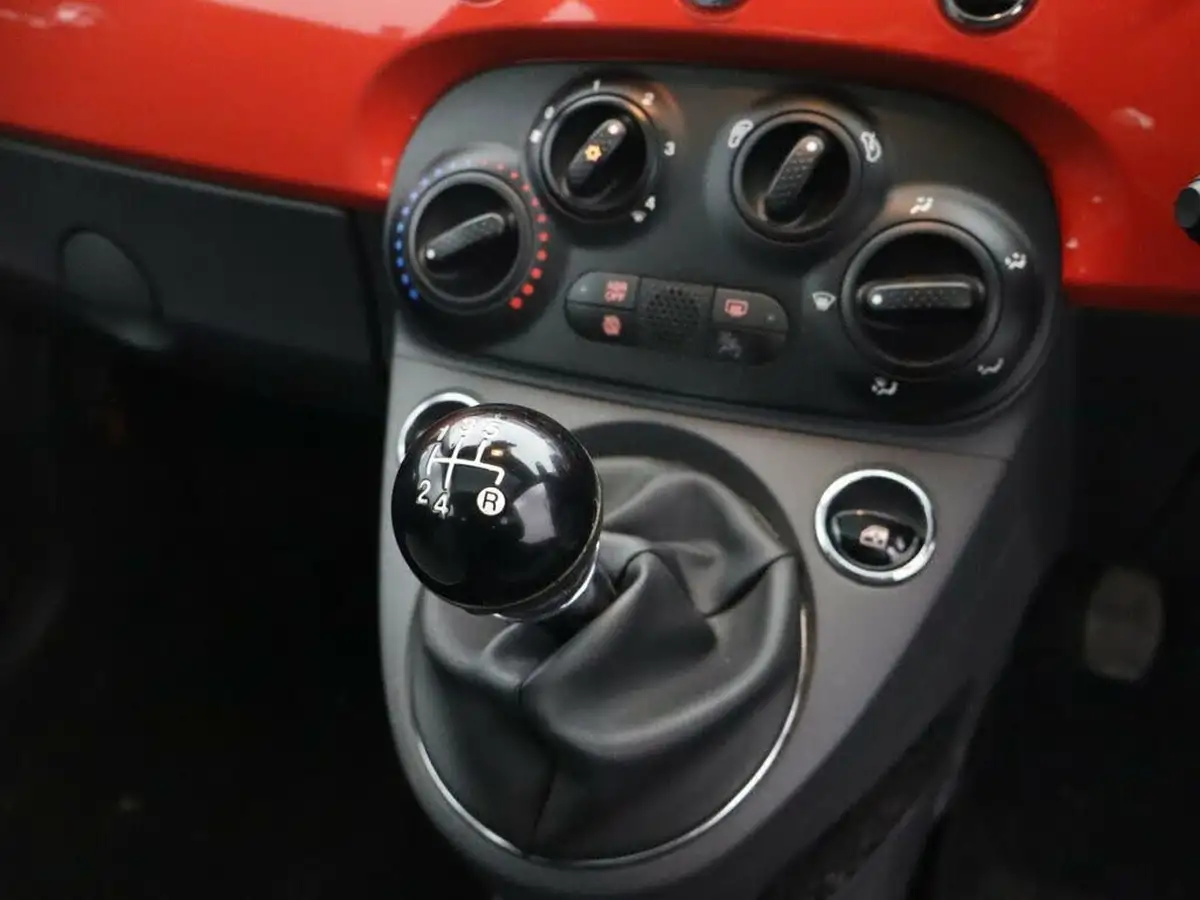 2017-fiat-500-12-lounge-big-15