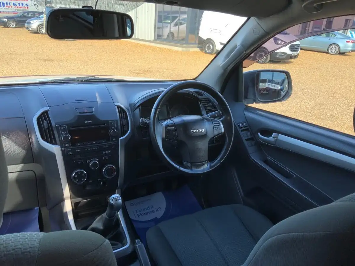 2013-isuzu-d-max-25td-yukon-big-12