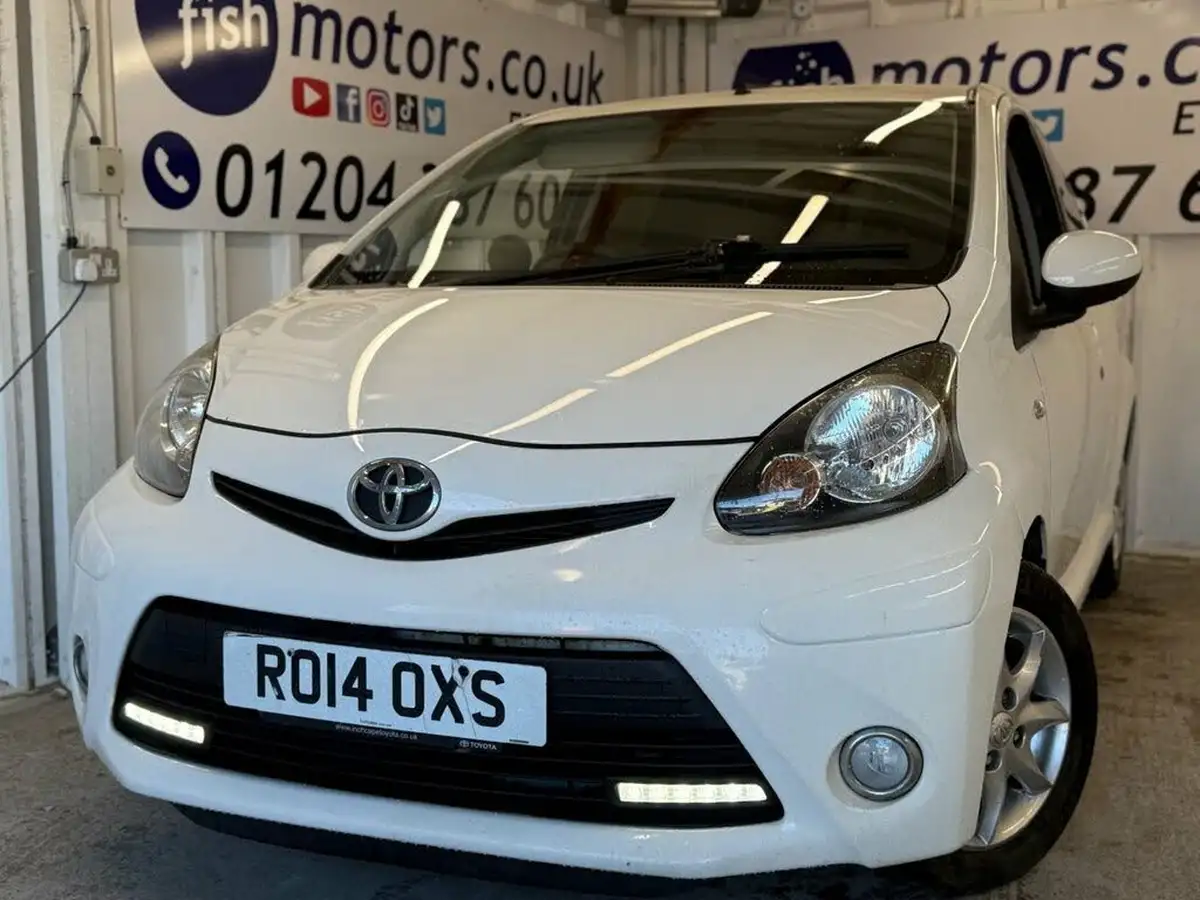 2014-toyota-aygo-10-mode-ac-5d-big-3