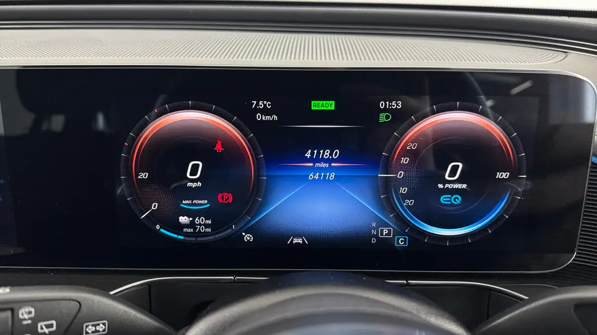 2022-mercedes-benz-eqc-e-eqc-400-amg-line-big-12