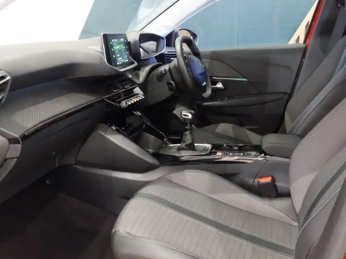 2020-peugeot-208-12-puretech-allure-100bhp-big-4