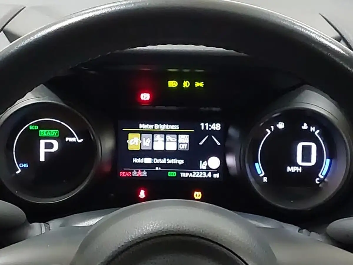 2022-toyota-yaris-15-vvt-i-design-big-10