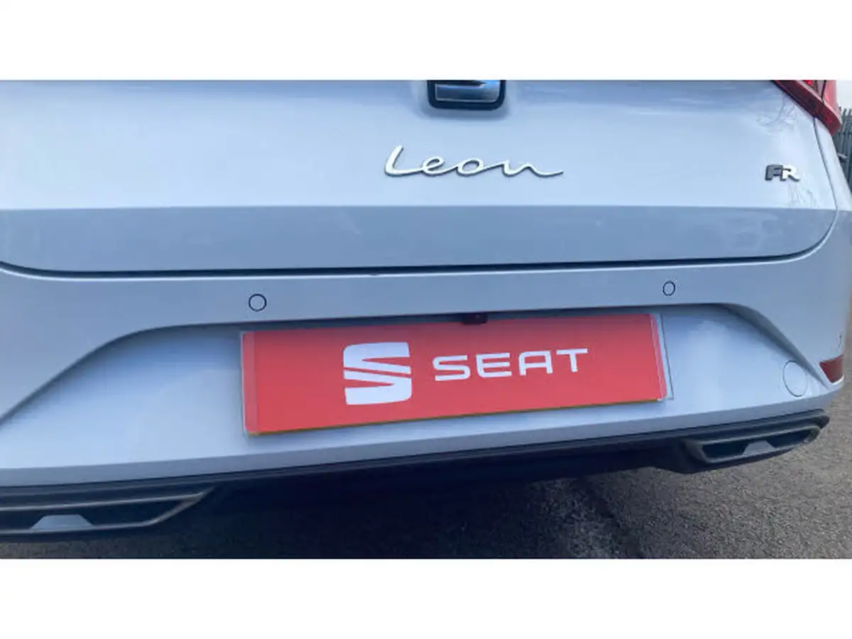 2024-seat-leon-15-e-hybrid-fr-sport-estate-big-22