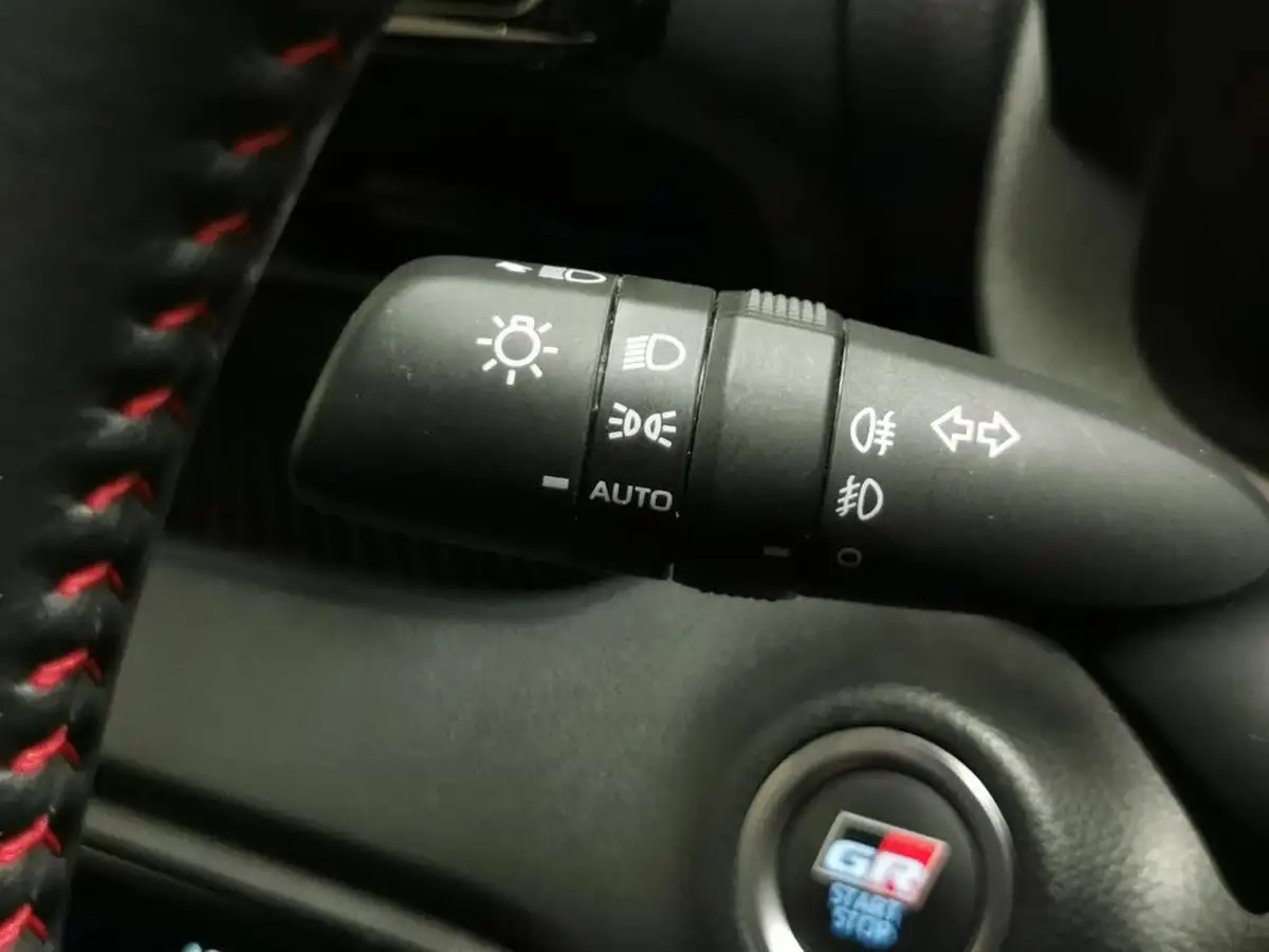2021-toyota-yaris-16-gr-circuit-pack-big-20