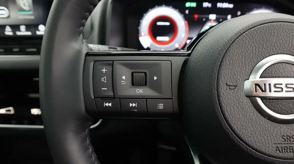 2021-nissan-qashqai-13-dig-t-premiere-edition-140ps-big-24