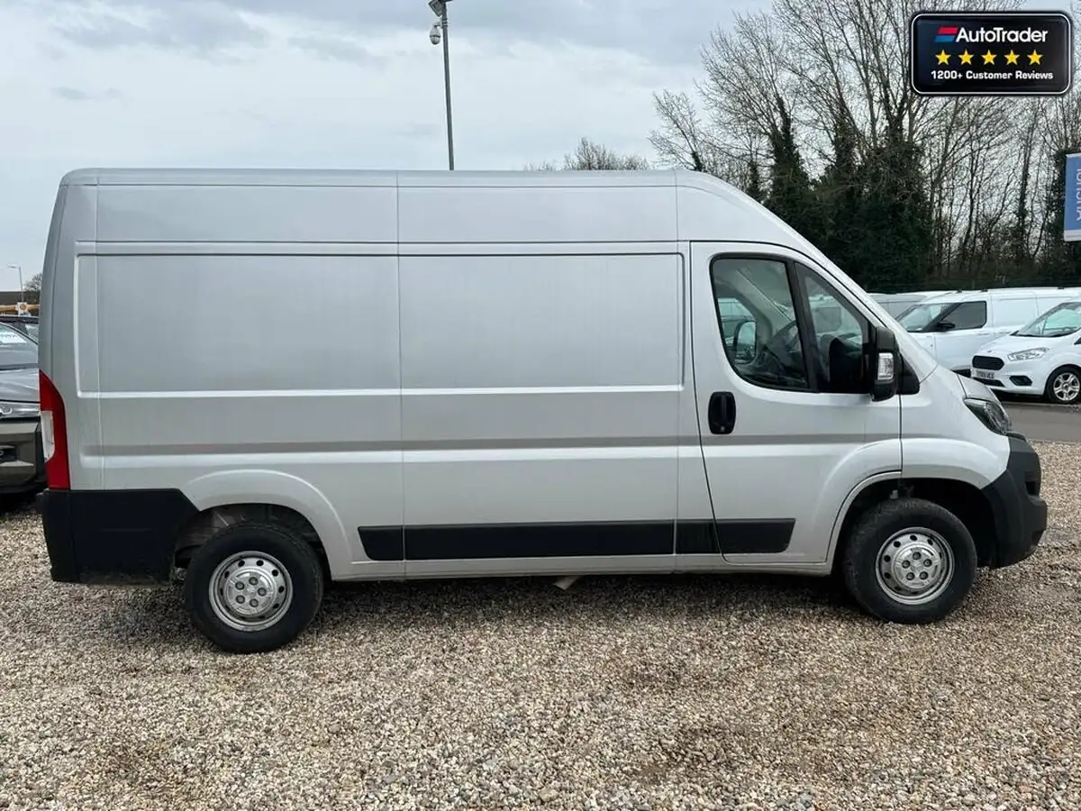2023-peugeot-boxer-22-bluehdi-professional-premium-335-l2h2-big-4