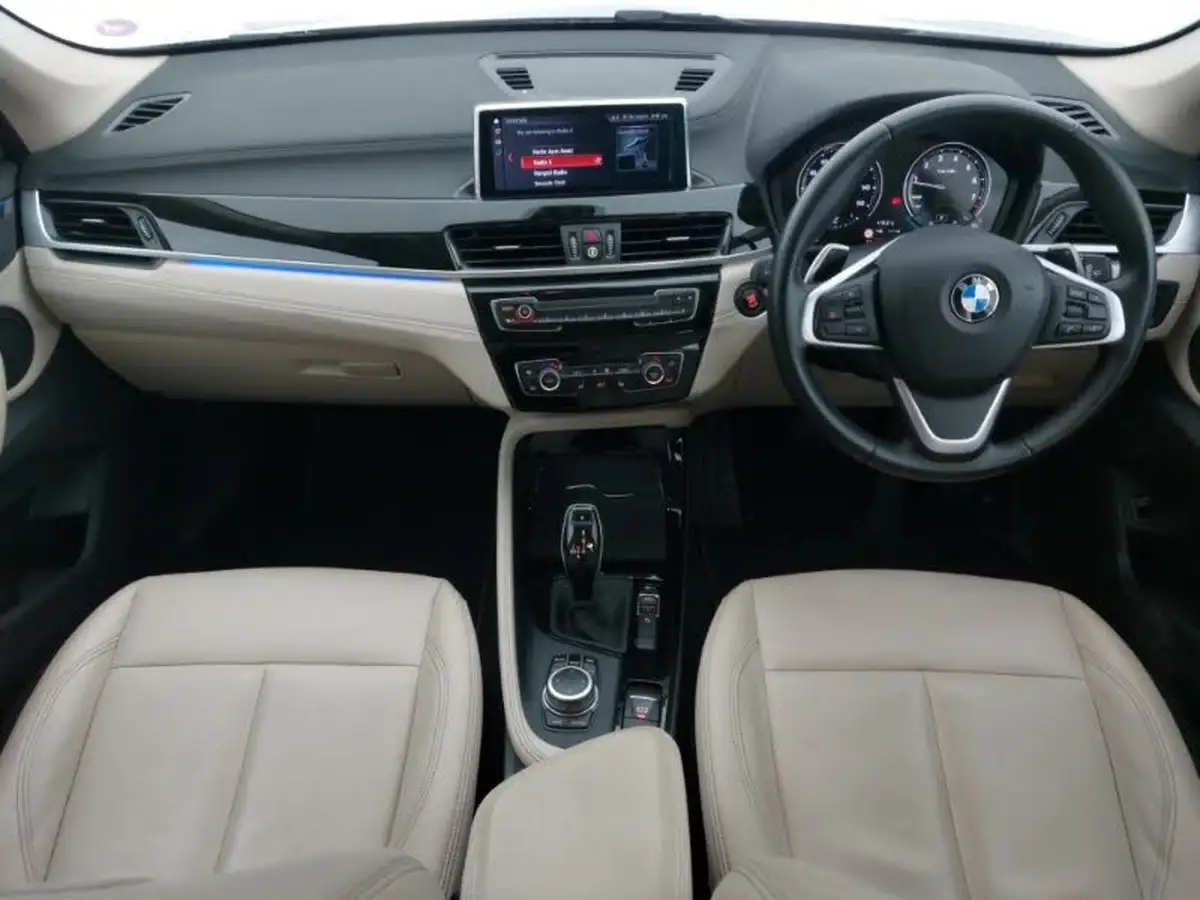 2020-bmw-x1-20-sdrive-20i-xline-big-2