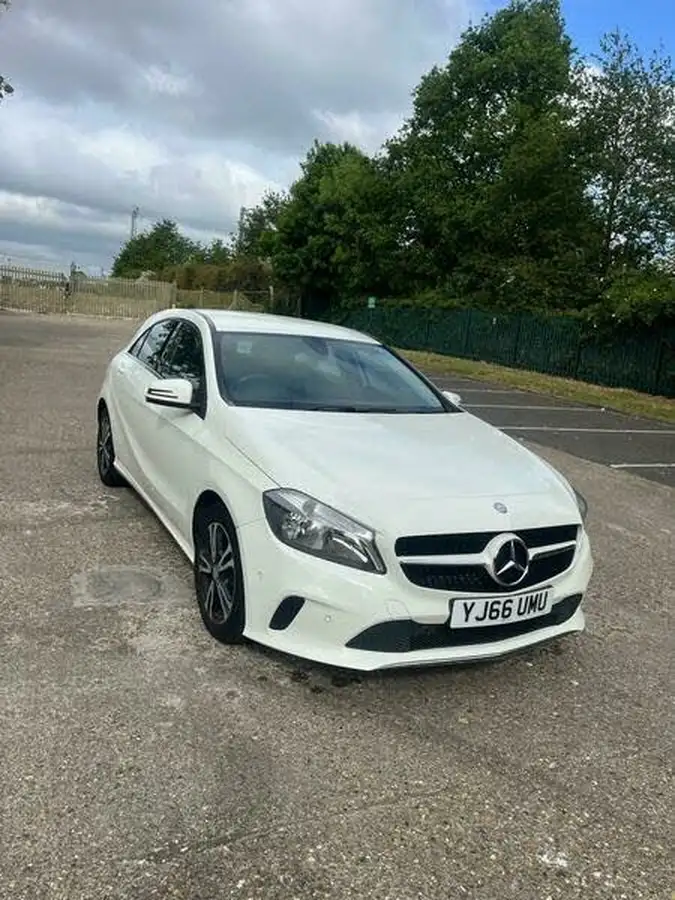 2016-mercedes-benz-a-class-21d-a200d-se-executivess-big-6