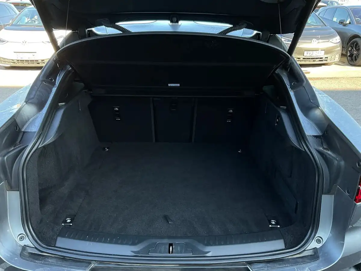 2021-jaguar-i-pace-ev400-black-big-17
