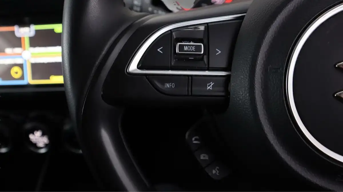 2022-suzuki-swift-12-dualjet-sz5-cvt-big-20