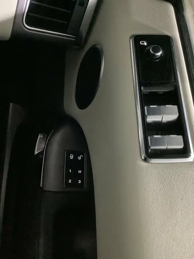 2018-land-rover-range-rover-sport-20-p400e-hse-ss-big-21