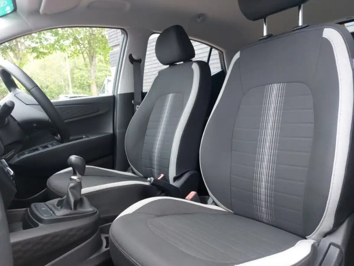 2021-hyundai-i10-10-se-big-11