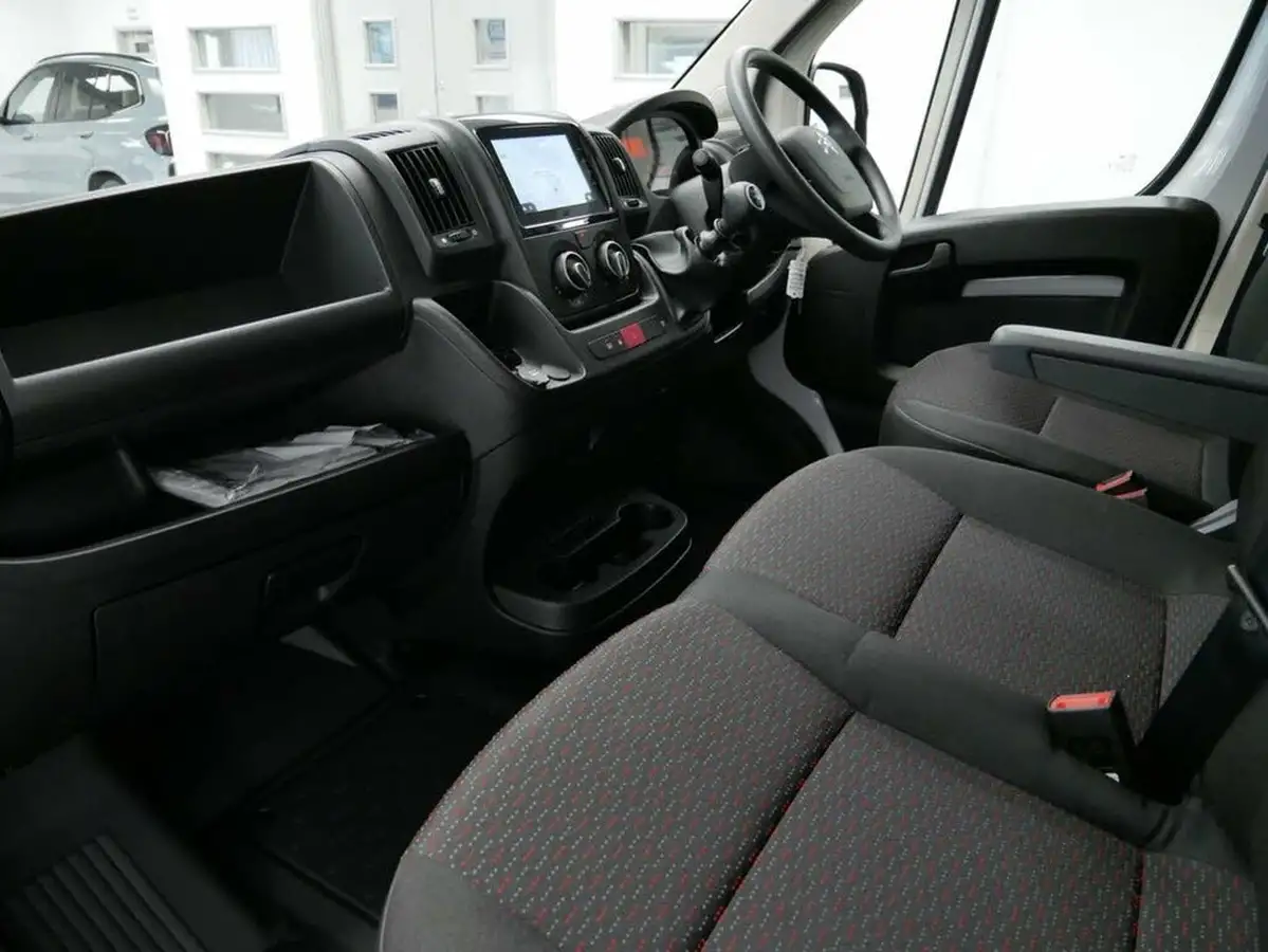 2023-citroen-relay-22bluehdi-35-l3h2-enterprise-edition-panel-big-13