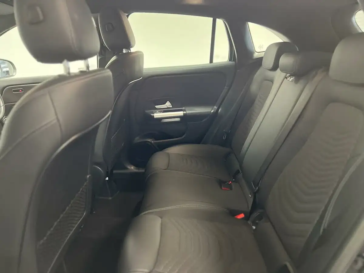 2023-mercedes-benz-gla-class-13-gla-200-sport-executive-station-wagon-big-13