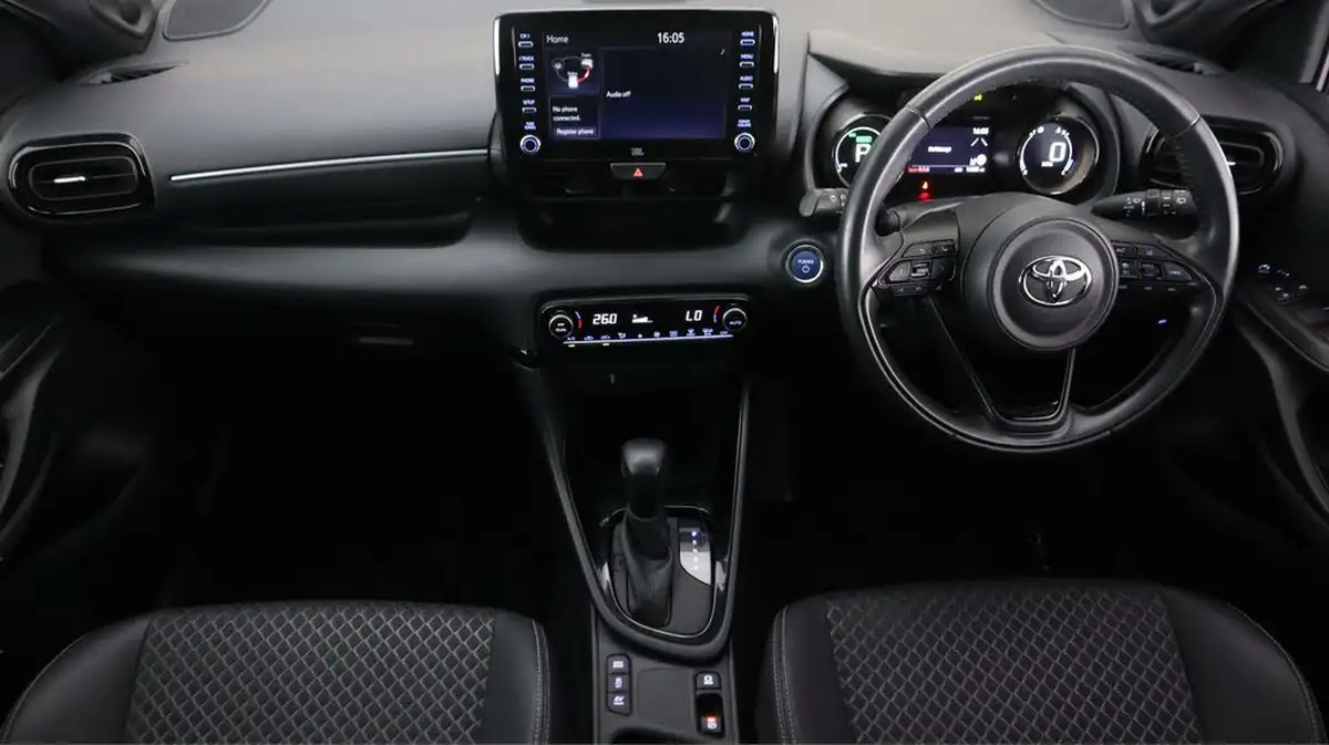 2021-toyota-yaris-15-vvt-i-dynamic-big-11