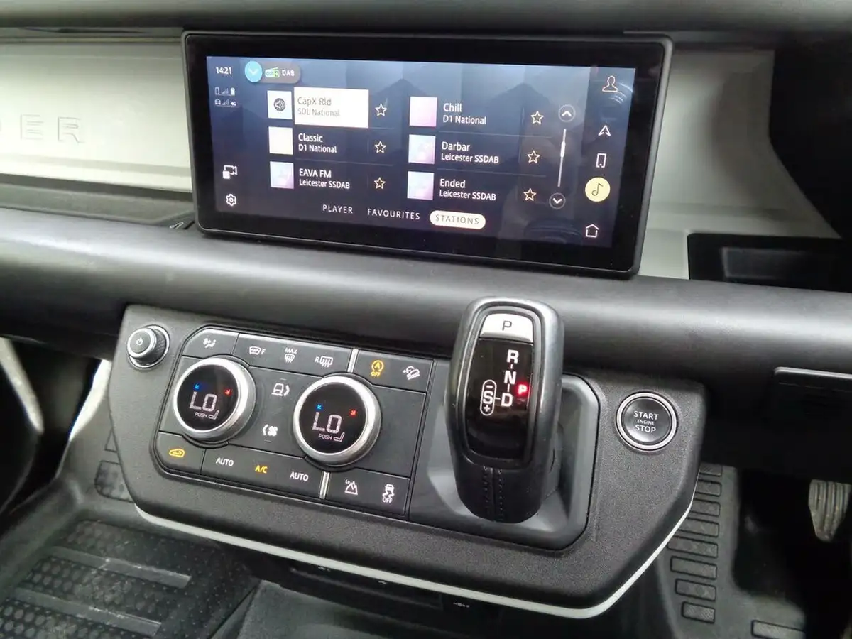 2021-land-rover-110-defender-30-d300-hard-top-hse-110-big-30
