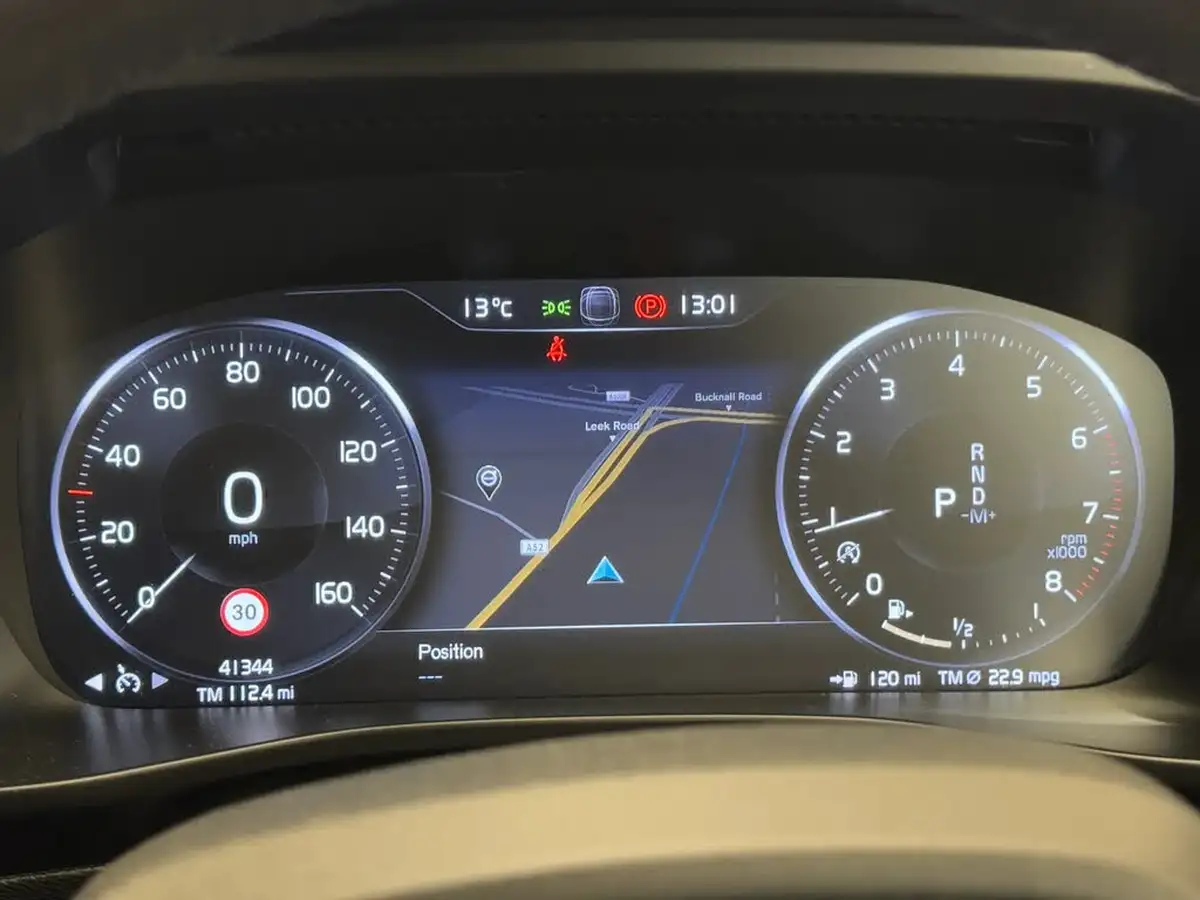 2019-volvo-xc40-20-t4-momentum-pro-awd-big-26