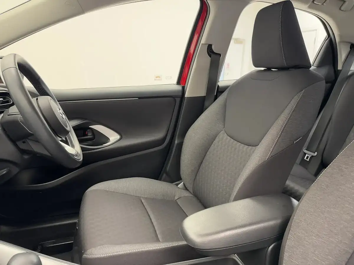 2022-mazda-mazda2-15-agile-big-16
