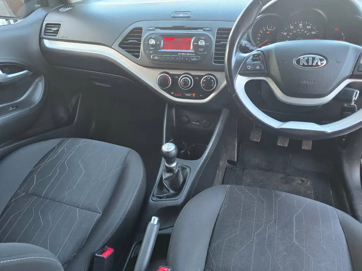 2014-kia-picanto-10-vr7-3d-big-11