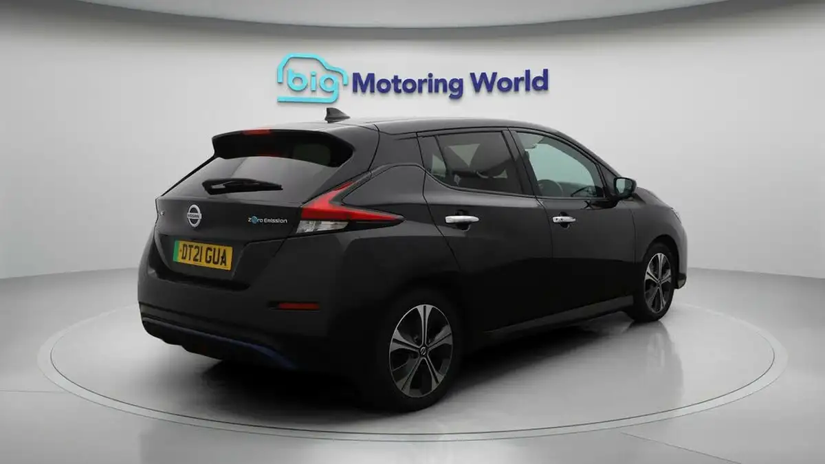 2021-nissan-leaf-e-n-connecta-big-7