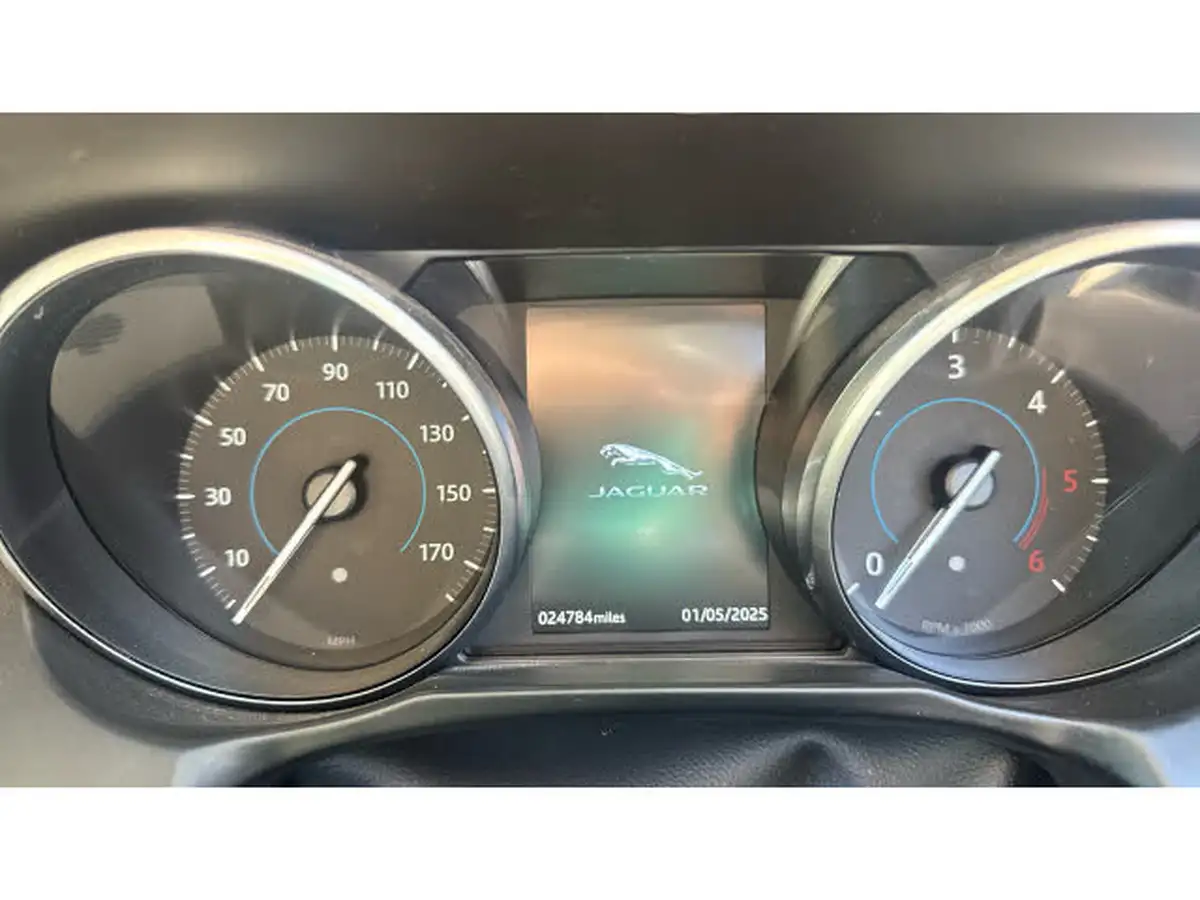 2017-jaguar-xf-20td-portfolio-180ps-saloon-4d-1999cc-auto-big-17