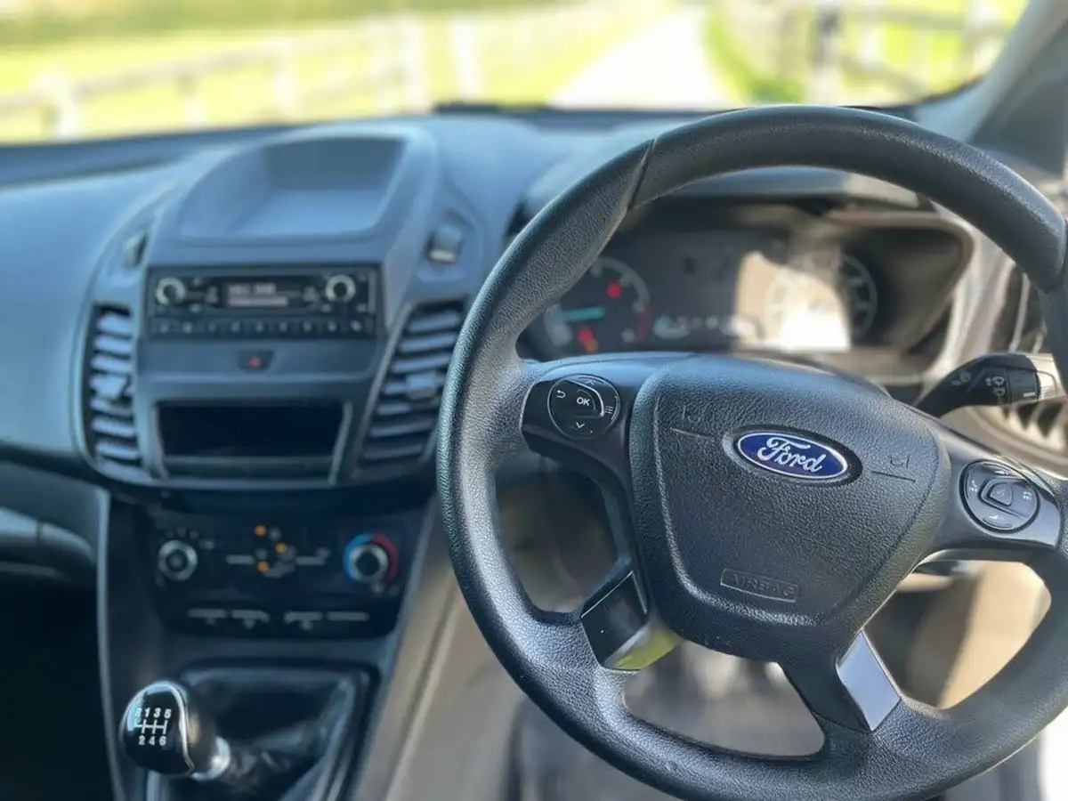 2019-ford-transit-connect-15-ecoblue-l1-200-base-100pseu6dt-panel-big-9