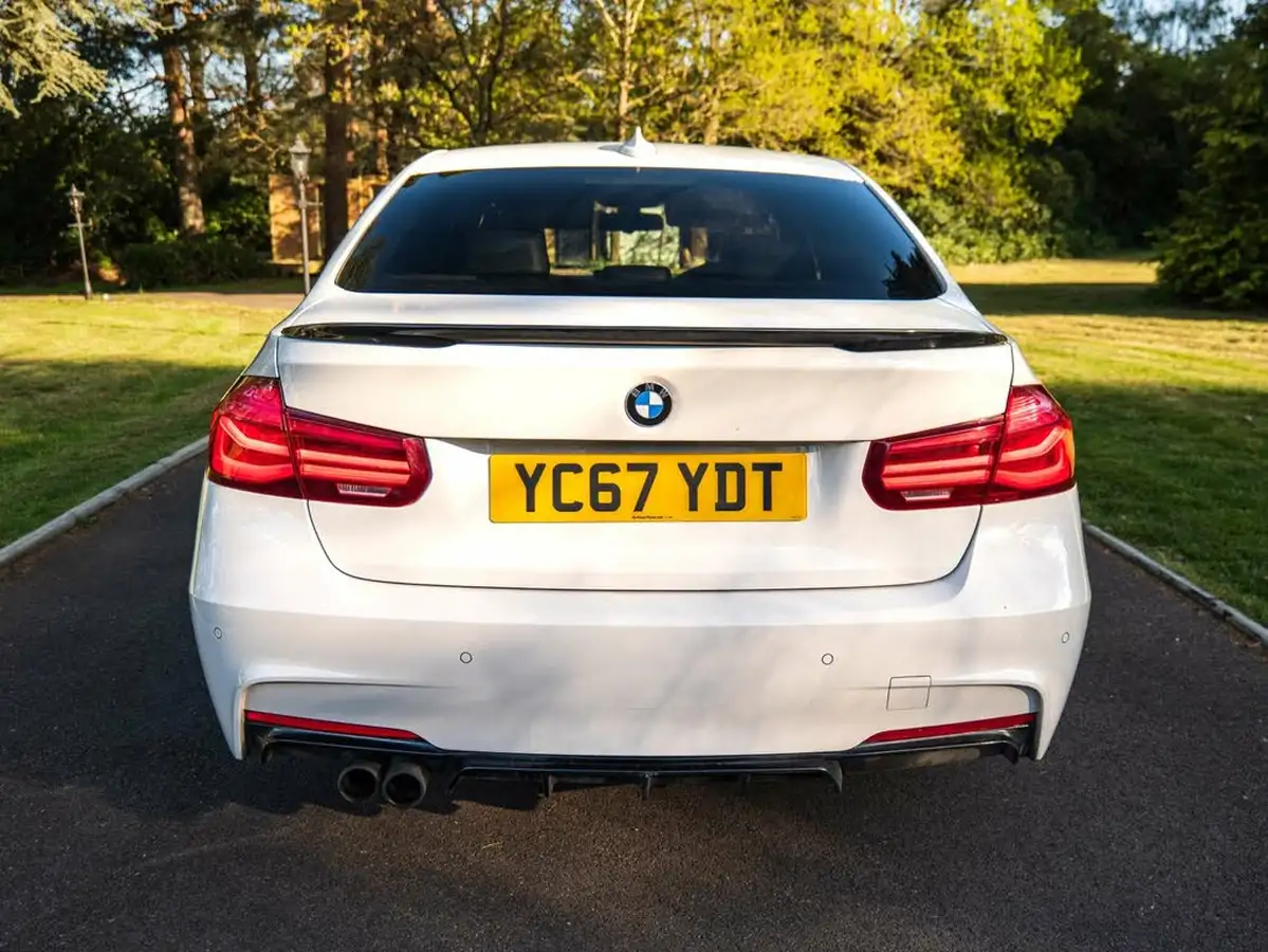 2017-bmw-3-series-20-330e-m-sport-shadow-edition-big-19