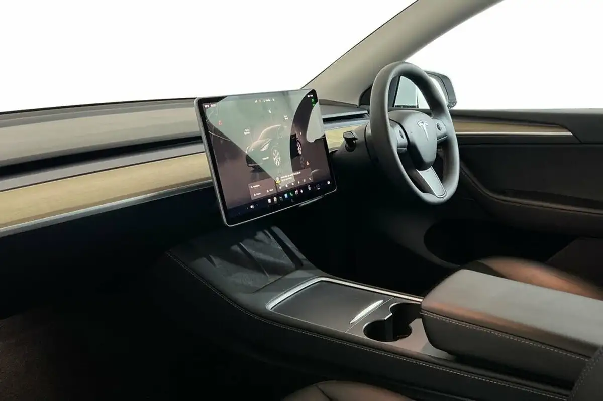 2023-tesla-model-y-e-rwd-big-8