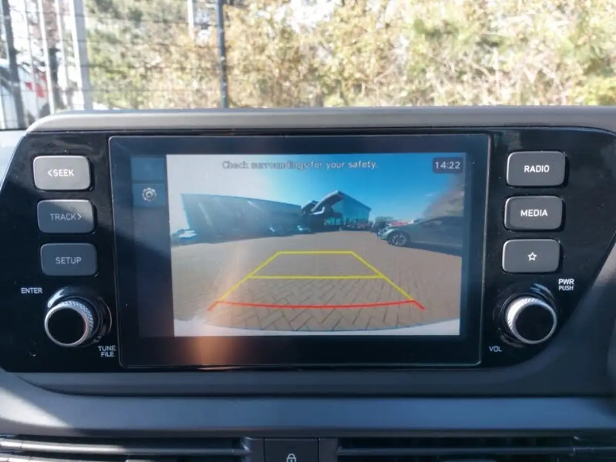 2024-hyundai-i20-10-t-gdi-advance-big-9
