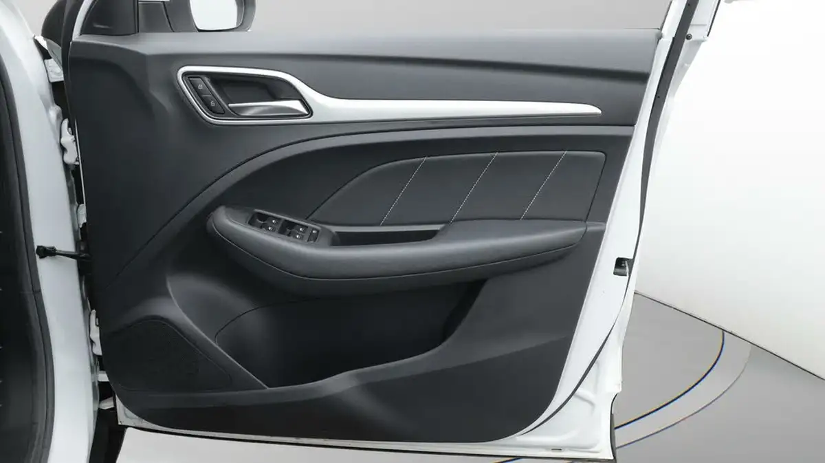 2021-mg-zs-suv-e-exclusive-ev-big-15