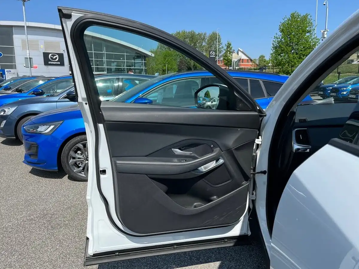 2018-jaguar-e-pace-20-i4d-s-big-31