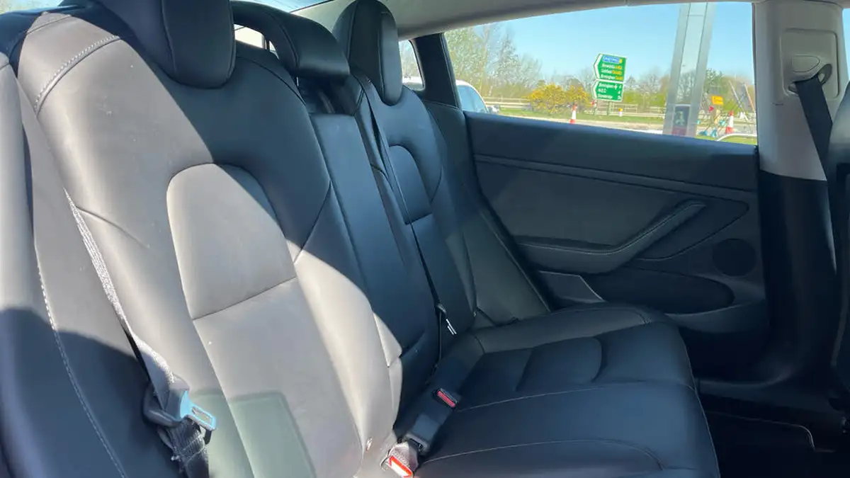 2022-tesla-model-3-e-long-range-big-17