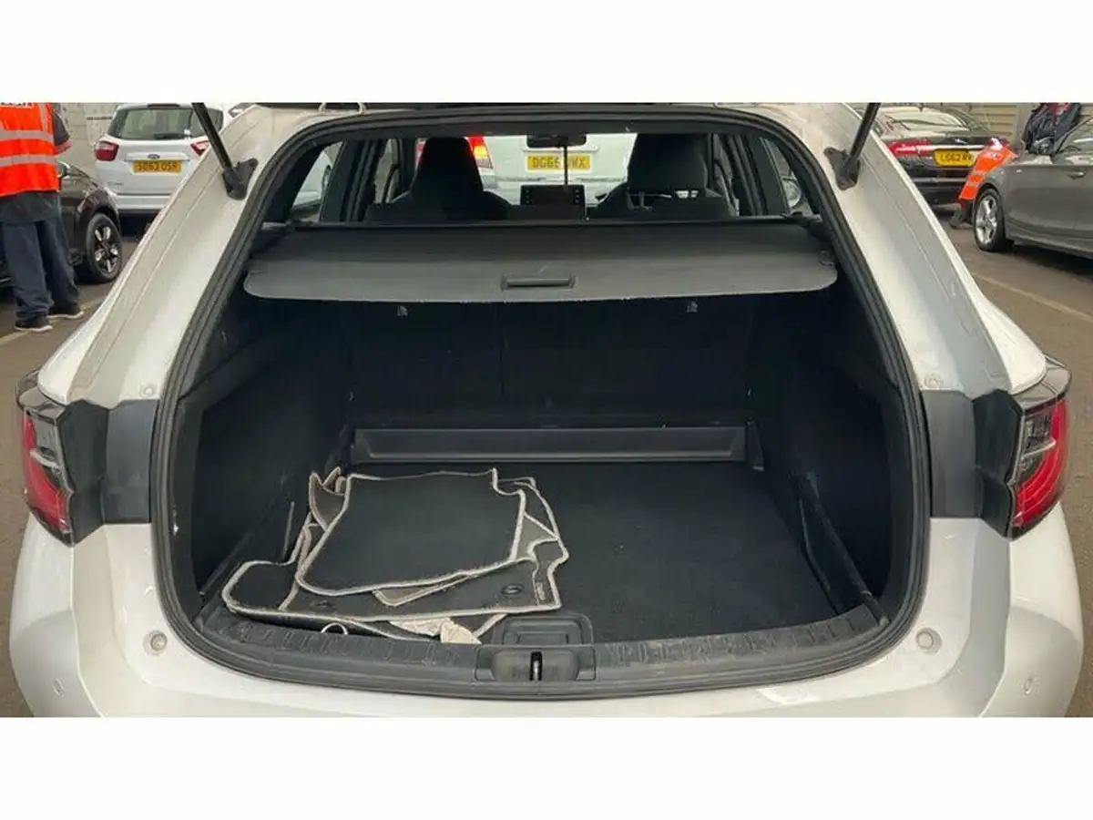2020-toyota-corolla-18-vvt-i-icon-tech-spare-wheel-touring-sports-5d-big-7