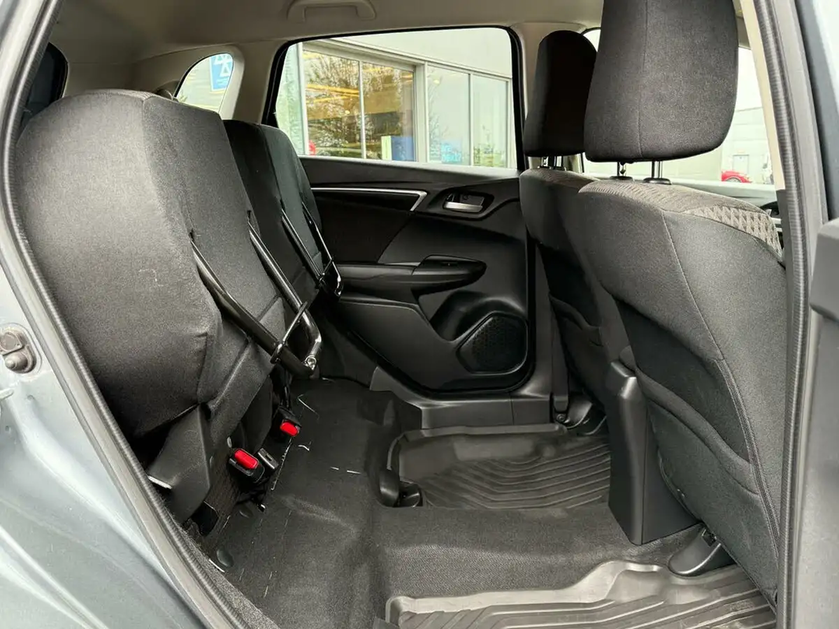 2019-honda-jazz-13-i-vtec-ex-navi-cvt-big-78