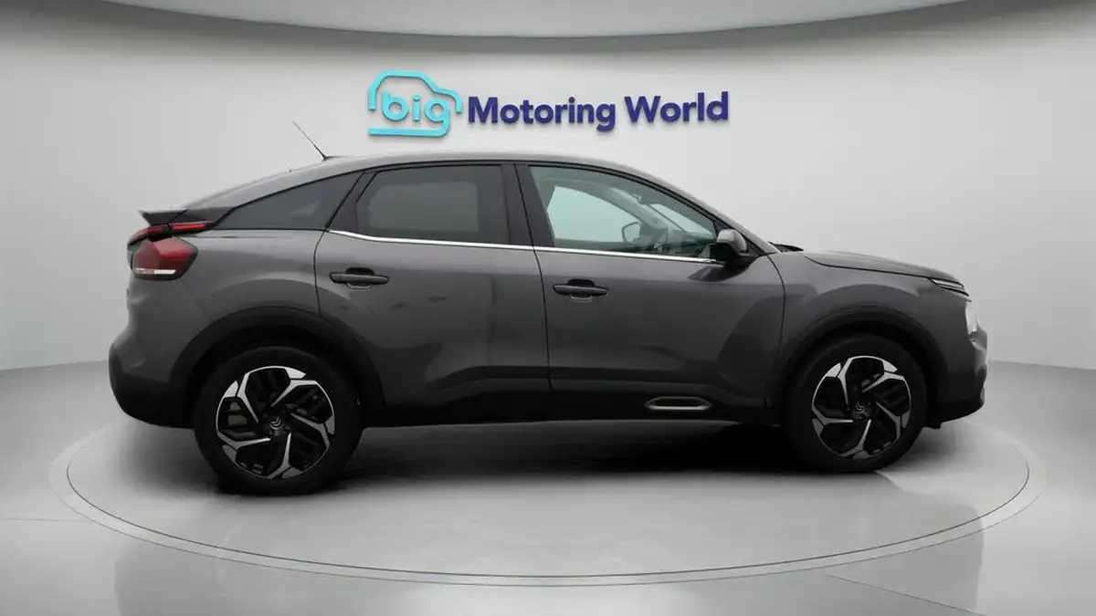 2022-citroen-c4-big-8