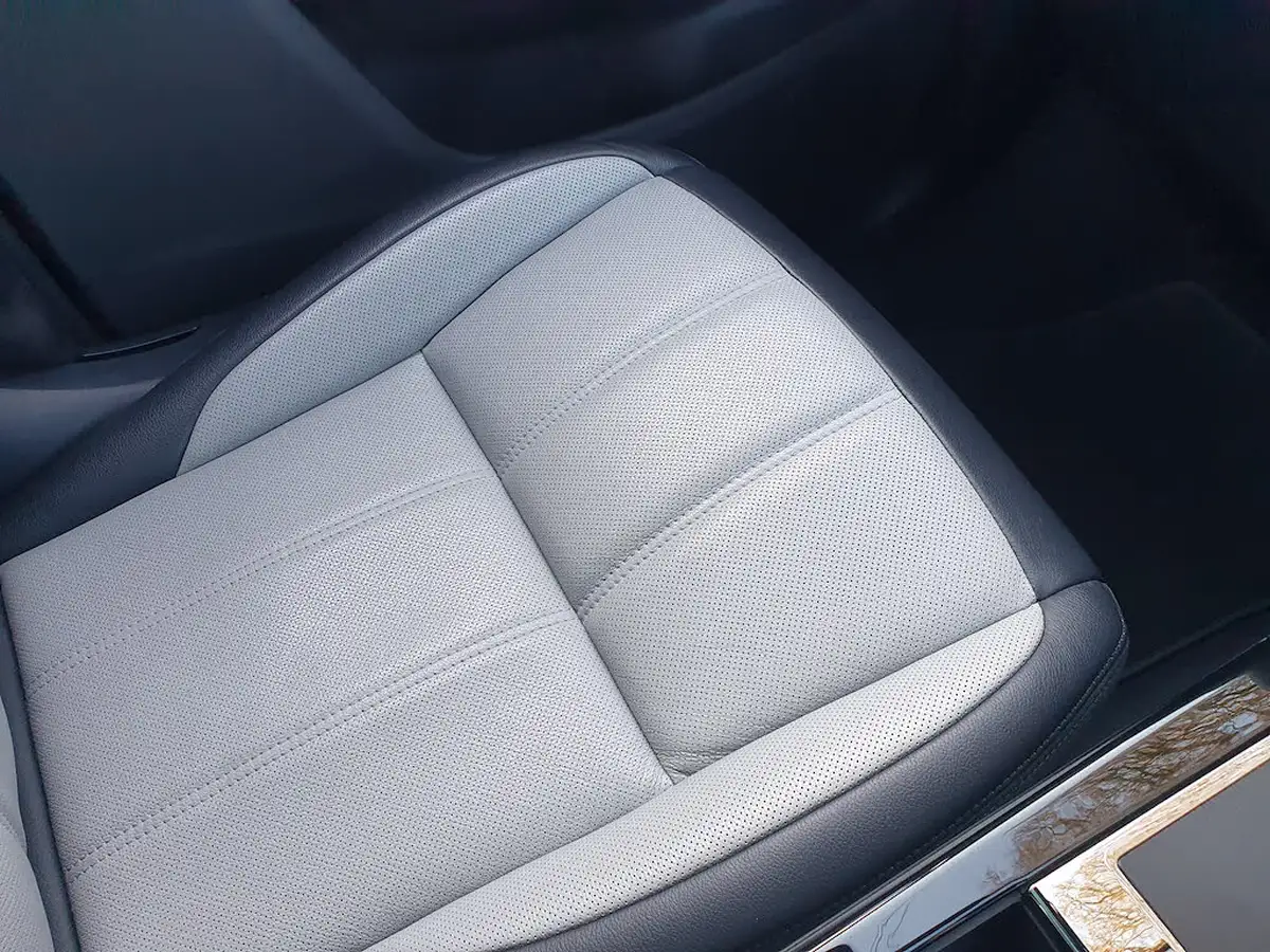 2021-land-rover-range-rover-evoque-15-p300e-r-dynamic-s-big-43