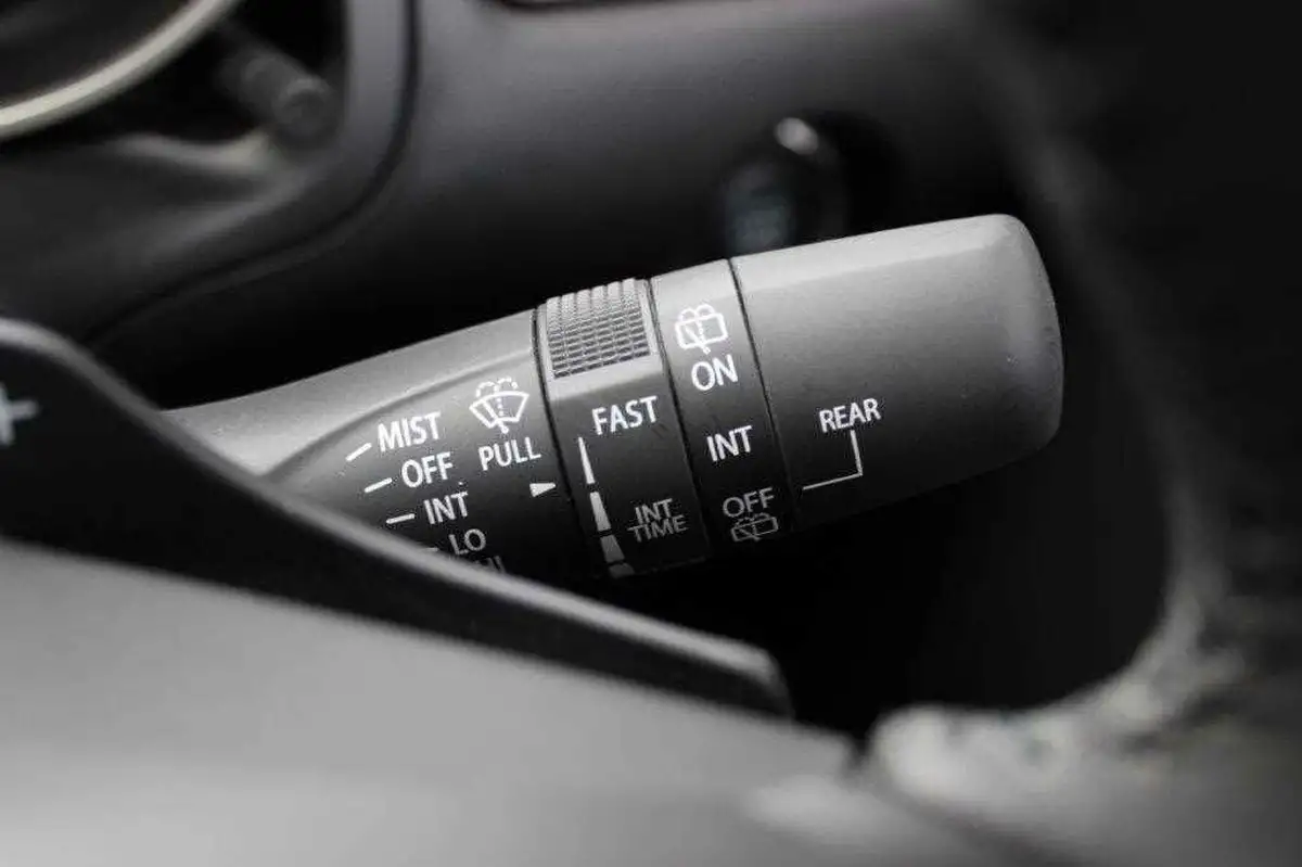 2023-suzuki-swift-12-dualjet-sz5-cvt-big-23