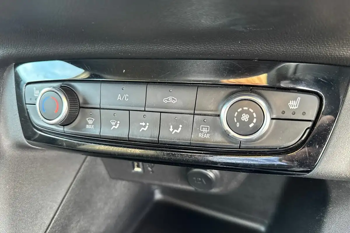 2021-vauxhall-corsa-12i-griffin-edition-big-21