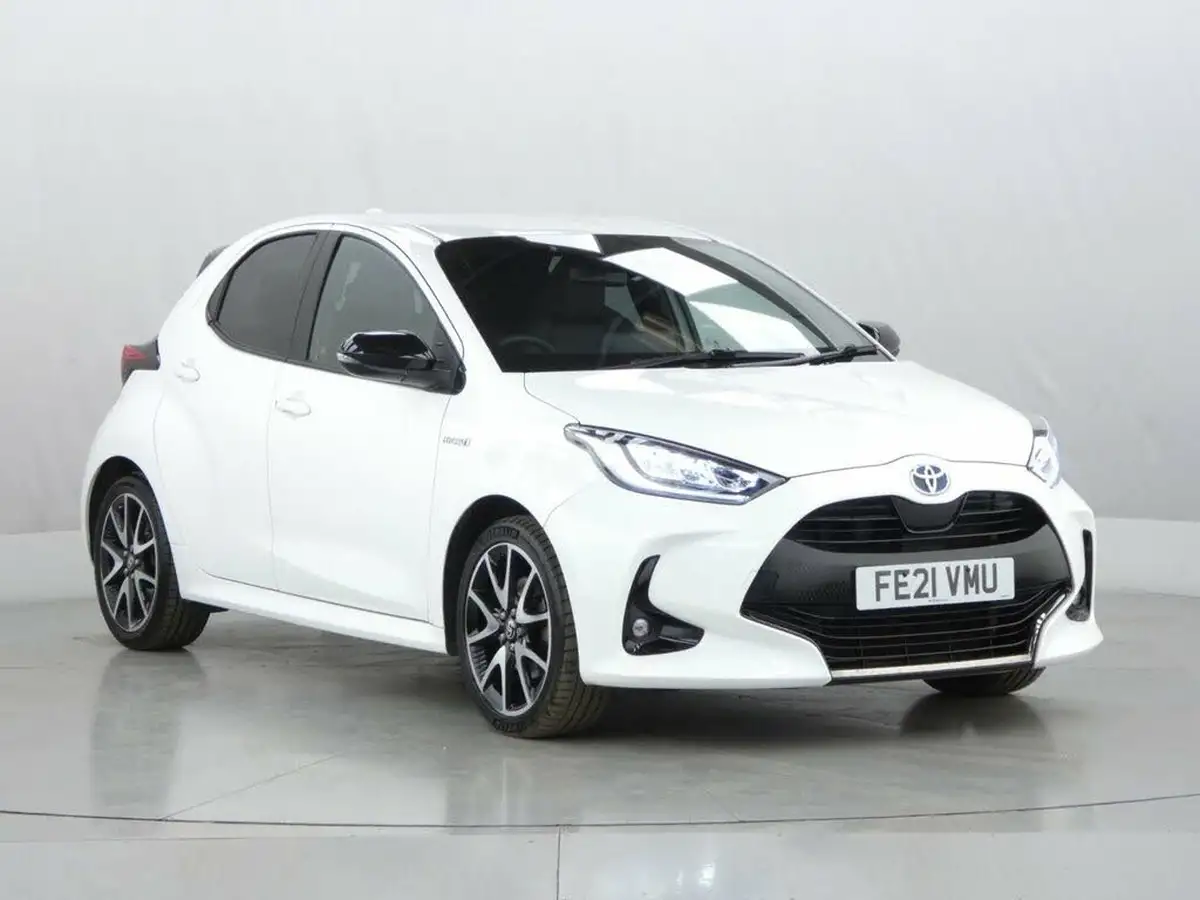2021-toyota-yaris-15-vvt-i-dynamic-big-1