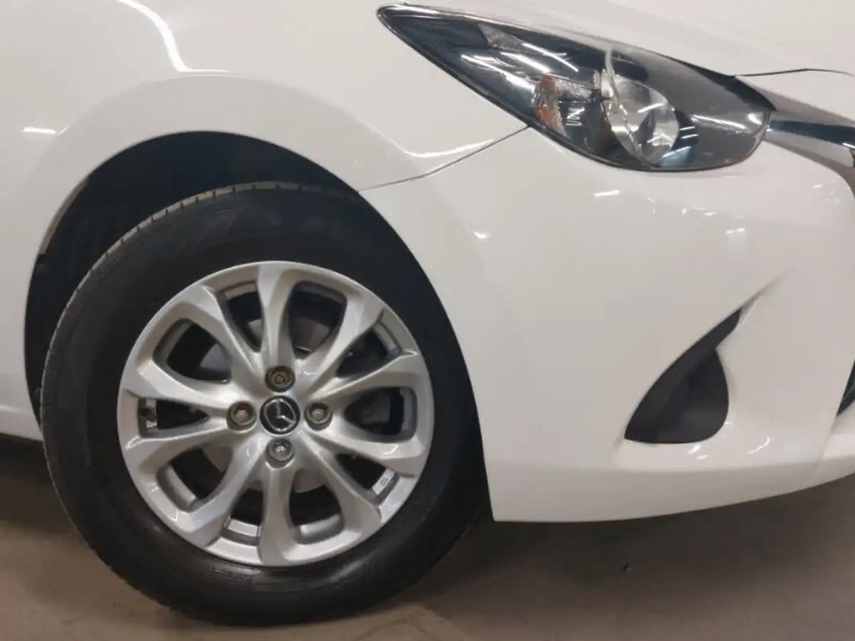 2018-mazda-mazda2-15-se-big-8