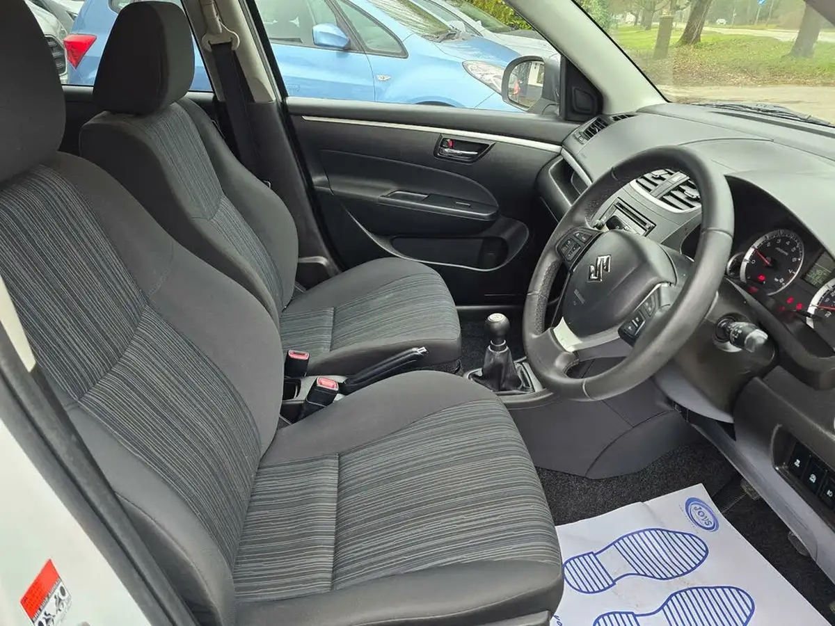 2015-suzuki-swift-12-sz4-90ps-5d-big-33
