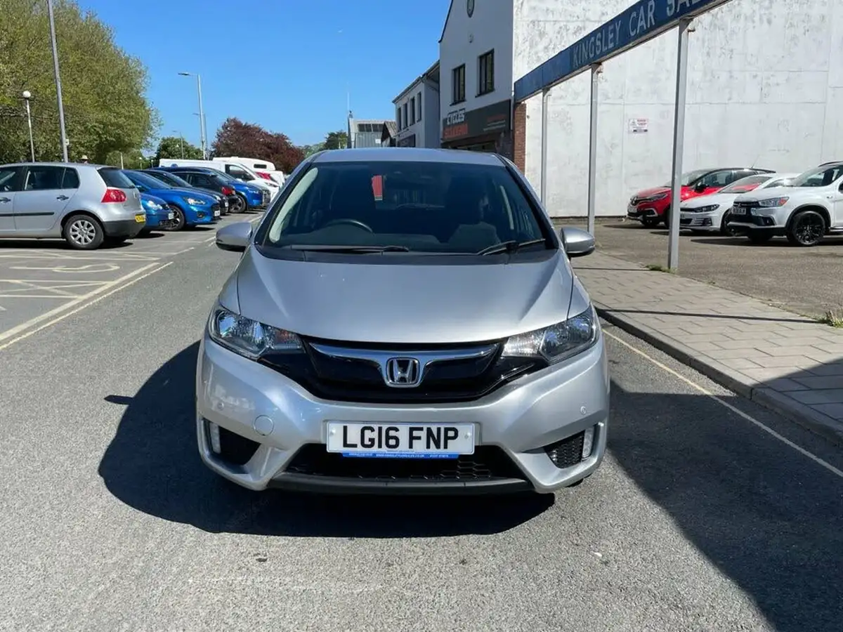 2016-honda-jazz-13-i-vtec-se-big-3