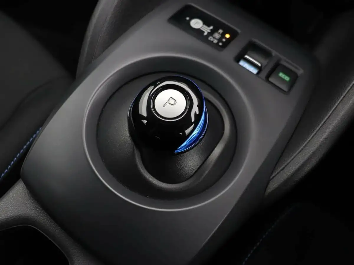 2022-nissan-leaf-e-acenta-big-24