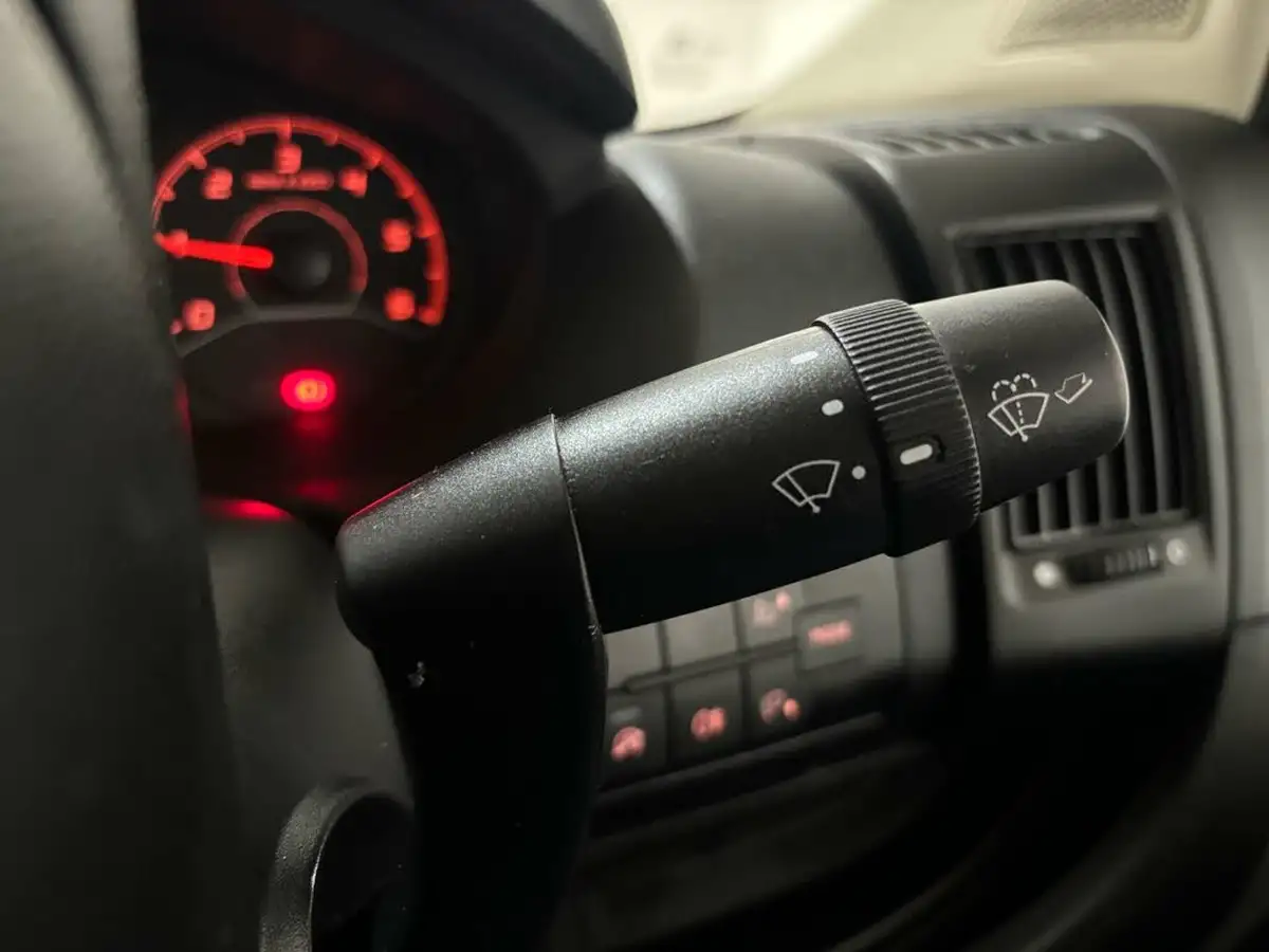 2023-peugeot-boxer-22-bluehdi-professional-premium-335-l2h2-big-27